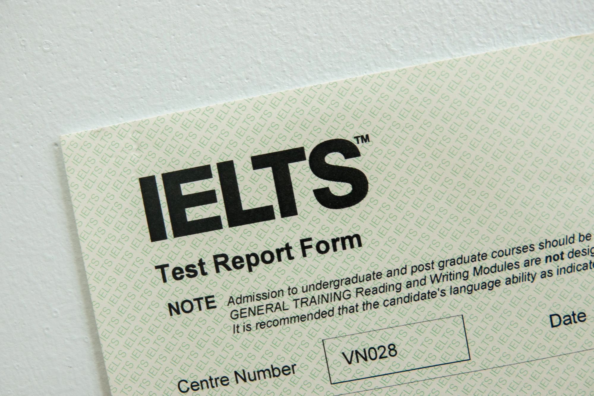 Thí sinh đổ xô thi IELTS trên giấy sau tin dừng tổ chức