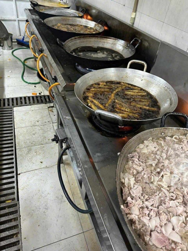 Thịt cá bốc mùi, chảo dầu  Thịt cá bốc mùi, chảo dầu