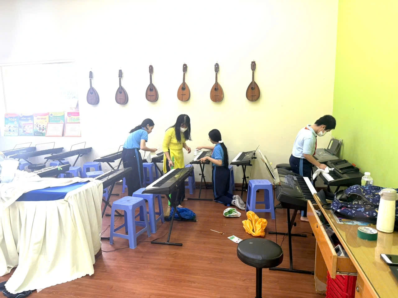 Thông điệp ý nghĩa của cô hiệu trưởng trước ngày học sinh nghỉ tết Thông điệp ý nghĩa của cô hiệu trưởng trước ngày học sinh nghỉ tết