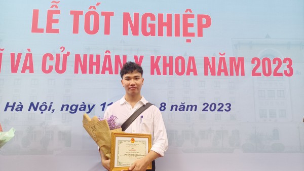 Thủ khoa cử nhân y khoa Trường ĐH Y Hà Nội với pha ‘quay xe’ thành công