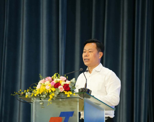 Thứ trưởng Bộ GD-ĐT: ‘Đại học không phải là chỗ để học đại