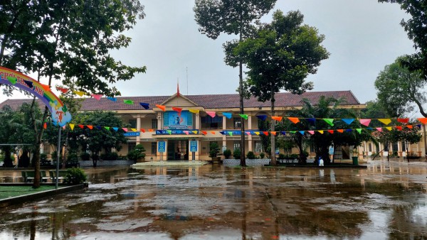 Thực hư một trường tiểu học ở Bình Phước ‘phụ thu’ tiền học sinh chiều thứ sáu