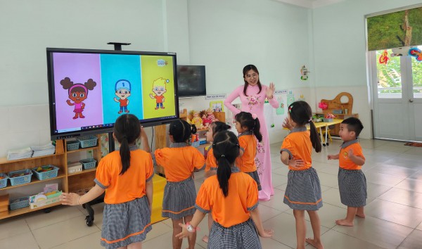 Tiếng Anh thành ngôn ngữ thứ hai: Giáo viên cũng cần phải học