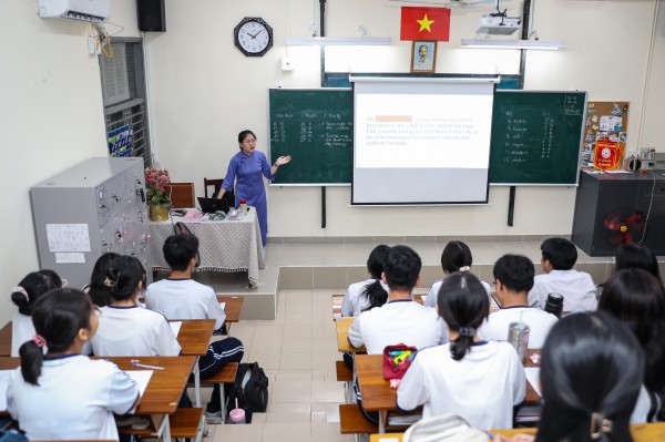 Tiếng Anh thành ngôn ngữ thứ hai: Giáo viên cũng cần phải học