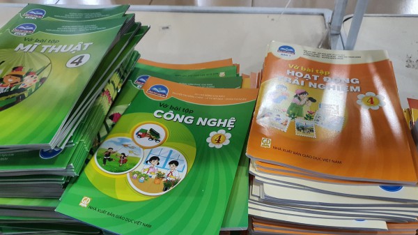 Tranh luận nên dùng hay ‘khai tử’ vở bài tập