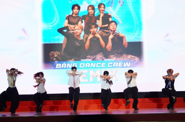 Trước tết, nhiều ngày hội nghệ thuật lấp lánh của học sinh, sinh viên TP.HCM