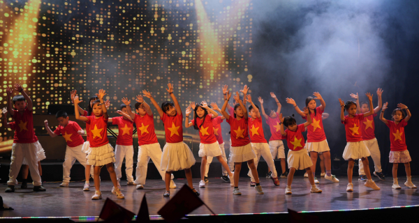 Trước tết, nhiều ngày hội nghệ thuật lấp lánh của học sinh, sinh viên TP.HCM