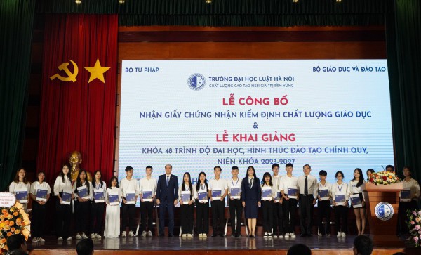 Trường ĐH Luật Hà Nội tạm thu học phí với mức dự kiến từ năm ngoái