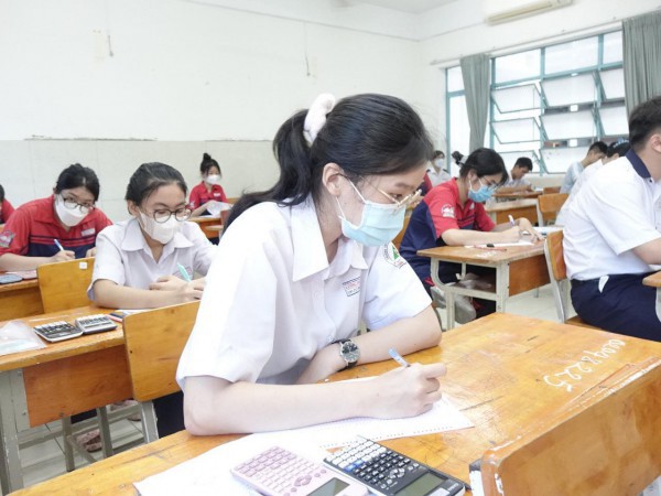 Trường ĐH Luật TP.HCM và Trường ĐH Kinh tế TP.HCM xét thí sinh từ mức điểm nào?