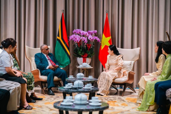 Trường đại học Văn Lang đón tiếp Thủ tướng Cộng hòa Vanuatu - Tăng cường hợp tác giáo dục quốc tế