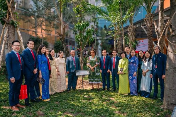 Trường đại học Văn Lang đón tiếp Thủ tướng Cộng hòa Vanuatu - Tăng cường hợp tác giáo dục quốc tế