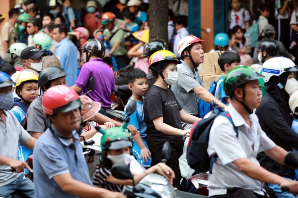 Trường học TP.HCM phải khắc phục ùn tắc giao thông cổng trường Trường học TP.HCM phải khắc phục ùn tắc giao thông cổng trường