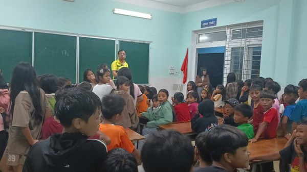 Trường miền núi Đà Nẵng ứng phó bão số 10: Giữ an toàn tuyệt đối cho học trò
