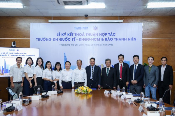 Trường thành viên đầu tiên của ĐH Quốc gia TP.HCM ký kết hợp tác với Báo Thanh Niên