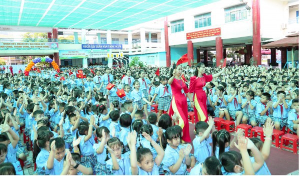 Trường tiểu học đông học sinh nhất TP.HCM: Hơn 5.000 em, 109 lớp Trường tiểu học đông học sinh nhất TP.HCM: Hơn 5.000 em, 109 lớp
