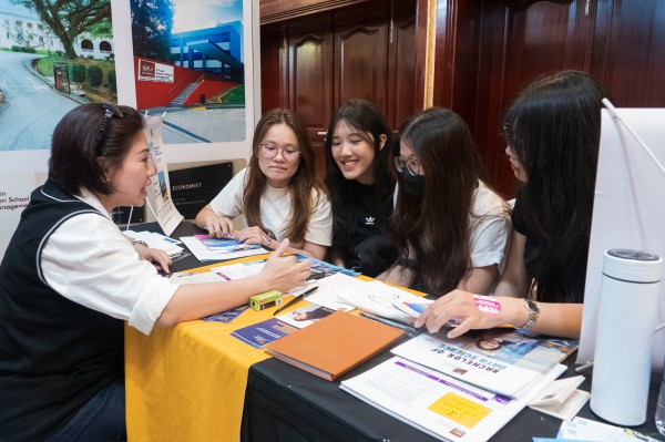 Từ hôm nay, Úc tiếp tục tăng phí visa với du học sinh, lên 2.000 AUD