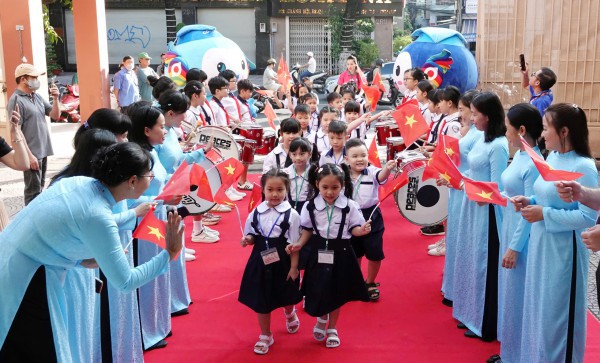 Tựu trường mở: Học sinh và phụ huynh cùng học Tựu trường mở: Học sinh và phụ huynh cùng học