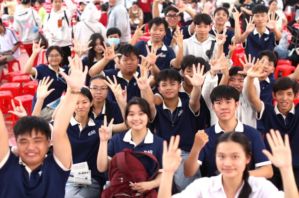 Tuyển sinh ĐH 2026: Nên chọn ngành hay trường yêu thích?