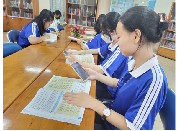 Vì sao TP.HCM đề xuất cấm học sinh sử dụng điện thoại di động trong trường học? Vì sao TP.HCM đề xuất cấm học sinh sử dụng điện thoại di động trong trường học?