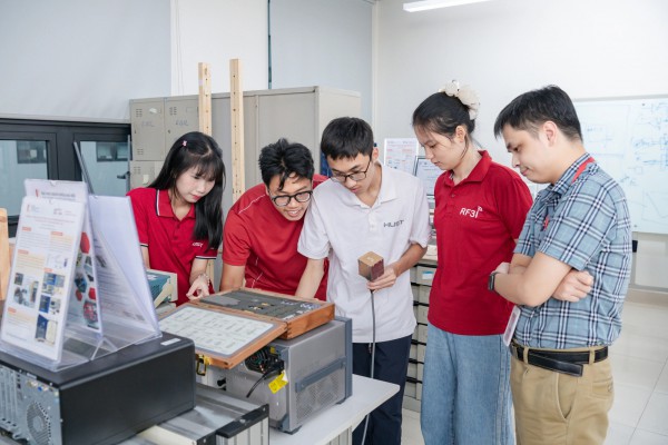 Việt Nam bứt phá bằng KH-CN: Cần xây móng cho công nghệ lõi