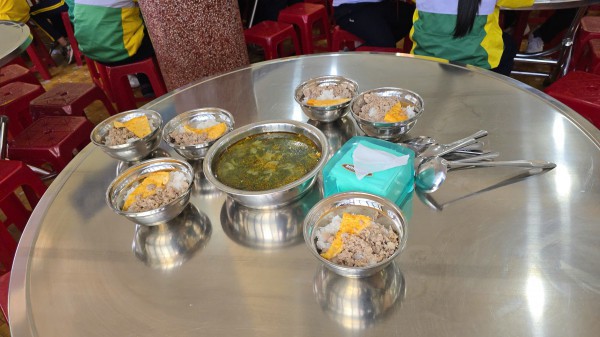 Vụ thông tin thực phẩm bẩn vào trường học: Hé lộ các đơn vị cung cấp