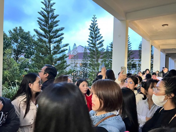 Vụ thông tin thực phẩm bẩn vào trường học: Nghe hiệu trưởng nói, phụ huynh 