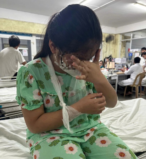 Xác minh vụ giáo viên dùng thước đánh học sinh tiểu học 