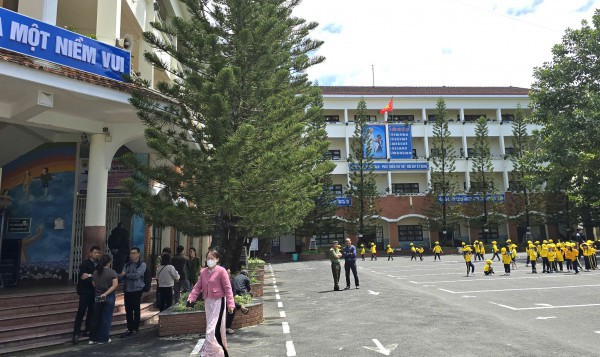 Xôn xao thông tin thực phẩm bẩn vào bếp bán trú trường tiểu học Xôn xao thông tin thực phẩm bẩn vào bếp bán trú trường tiểu học