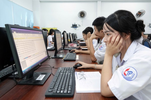 Xu hướng thi tuyển sinh đại học trên máy tính