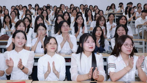 Xu hướng tuyển sinh 2026: Siết xét tuyển học bạ, bùng nổ AI