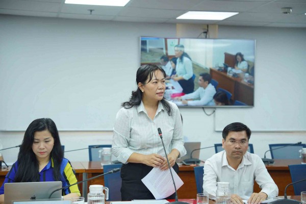 Âu lo suất ăn bán trú trường học