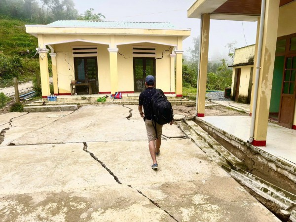 Đà Nẵng: Mưa lớn gây sụt lún điểm trường vùng cao, khẩn cấp di dời học sinh