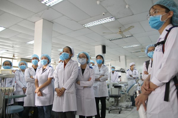 Đào tạo y và luật ở trường chuyên ngành hay đa ngành?