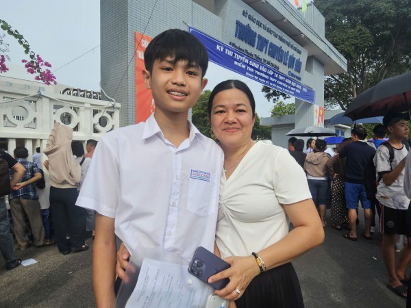 Đề tiếng Anh lớp 10 TP.HCM: Học sinh thi trường chuyên nói dễ dàng đạt điểm 9