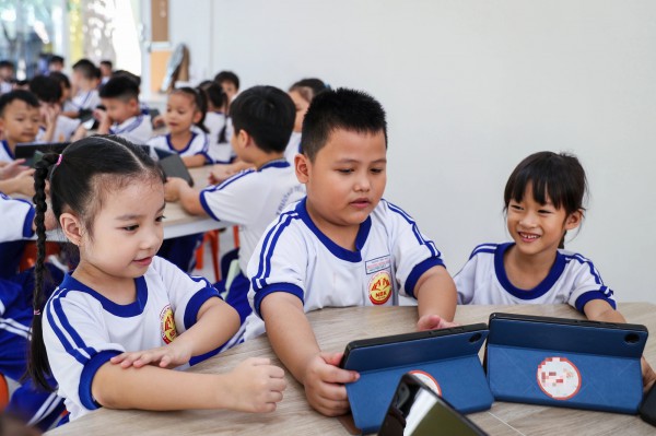 Để tránh quá tải khi sử dụng sách giáo khoa điện tử