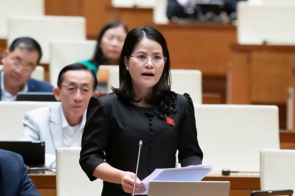 Đề xuất hỗ trợ học bổng cho con giáo viên vùng khó khăn