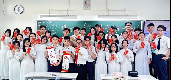 Đi học lại sau kỳ nghỉ tết: Thông điệp của thầy hiệu trưởng từ cây bút chì Đi học lại sau kỳ nghỉ tết: Thông điệp của thầy hiệu trưởng từ cây bút chì