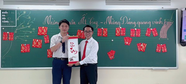 Đi học lại sau kỳ nghỉ tết: Thông điệp của thầy hiệu trưởng từ cây bút chì Đi học lại sau kỳ nghỉ tết: Thông điệp của thầy hiệu trưởng từ cây bút chì