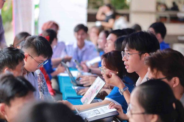 Điểm chuẩn ngành sư phạm phá kỷ lục: Hết cảnh Điểm chuẩn ngành sư phạm phá kỷ lục: Hết cảnh