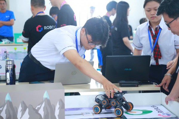 Đồng Nai: Tìm ra 9 đội vào vòng chung kết cuộc thi toàn quốc RoboG 2024