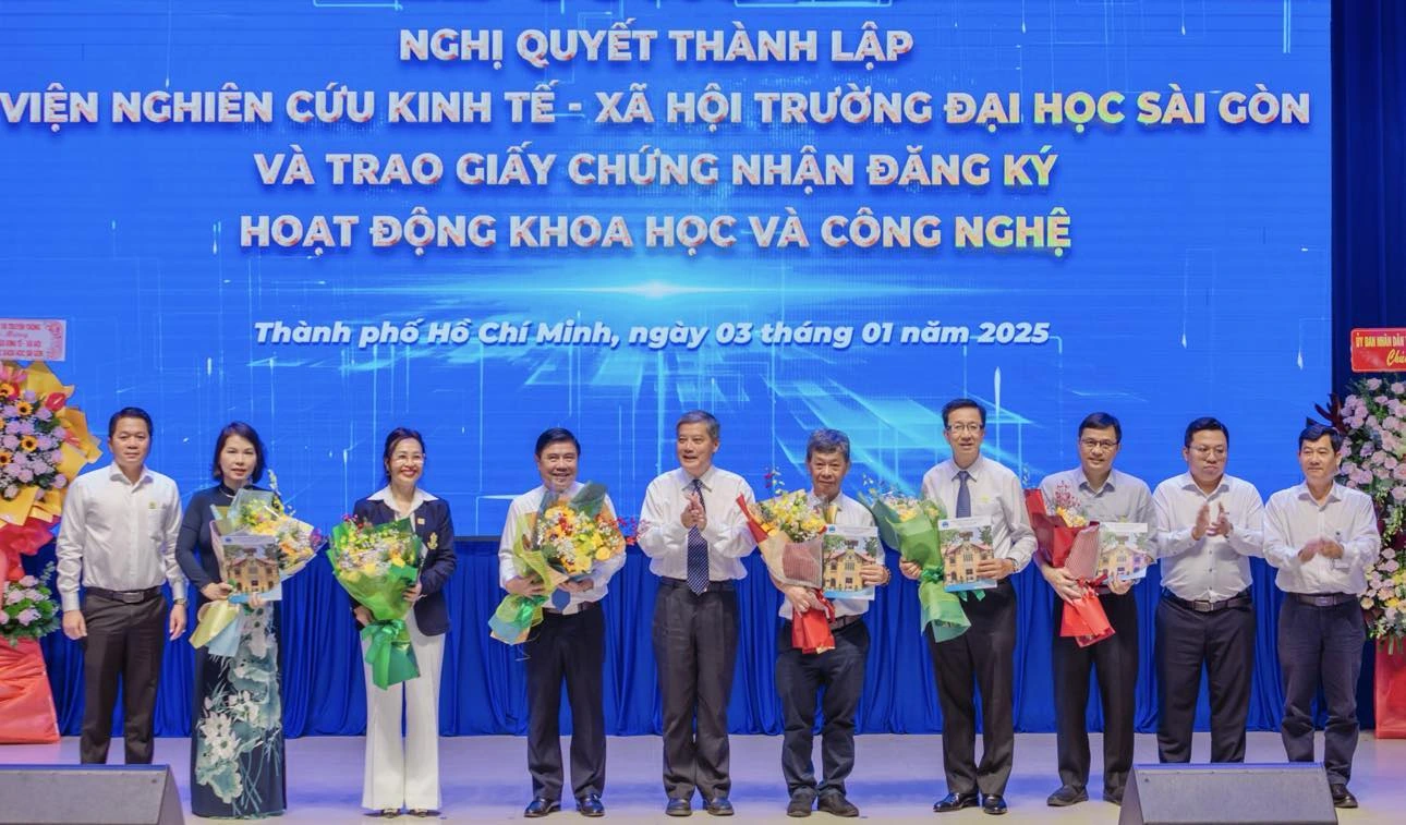 Ông Nguyễn Thành Phong làm chủ tịch hội đồng khoa học viện nghiên cứu trường đại học