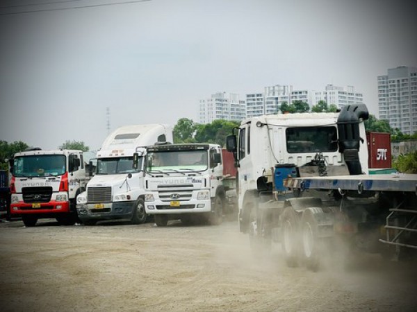 Ai làm "nát" phố Đông?: Lấp đất, mở bãi xe "lậu" kiếm lợi khủng! (bài 2)