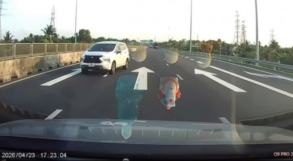 Bị phạt 35 triệu đồng vì chạy xe ngược chiều trên cao tốc