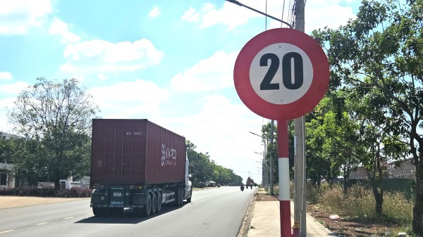 Biển báo 20 km/giờ ở Đồng Nai: Sở Xây dựng nói gì?