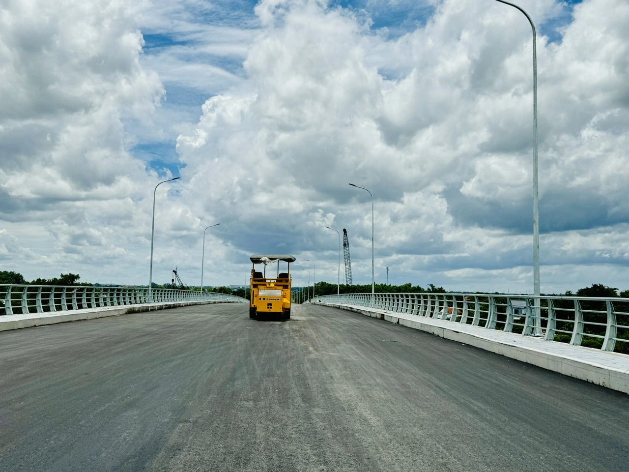 Bình Dương: Chưa thông xe cầu Bạch Đằng 2, người dân phải 