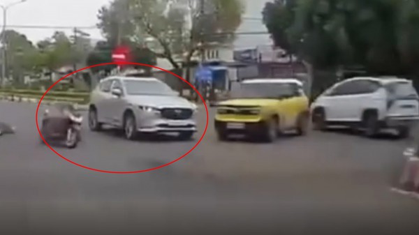 Bức xúc ô tô tông ngã xe máy rồi bỏ chạy, đề nghị phạt nghiêm