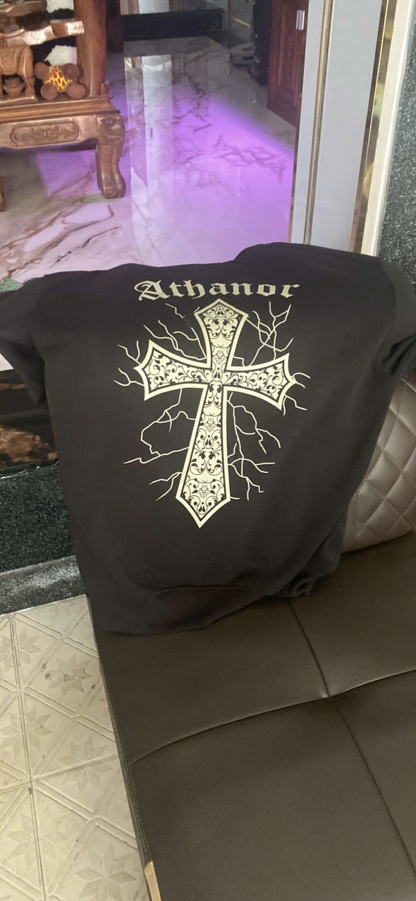 Buông 2 tay khi lái xe để... chỉnh áo, nam thanh niên bị tịch thu xe, phụ huynh bị phạt 10 triệu đồng