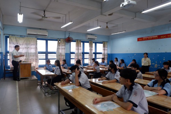 CSGT Công an TPHCM đảm bảo an toàn giao thông tại các điểm thi vào lớp 10