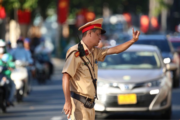 CSGT Công an TPHCM đẩy mạnh thực hiện 6 chuyên đề trên các tuyến đường bộ