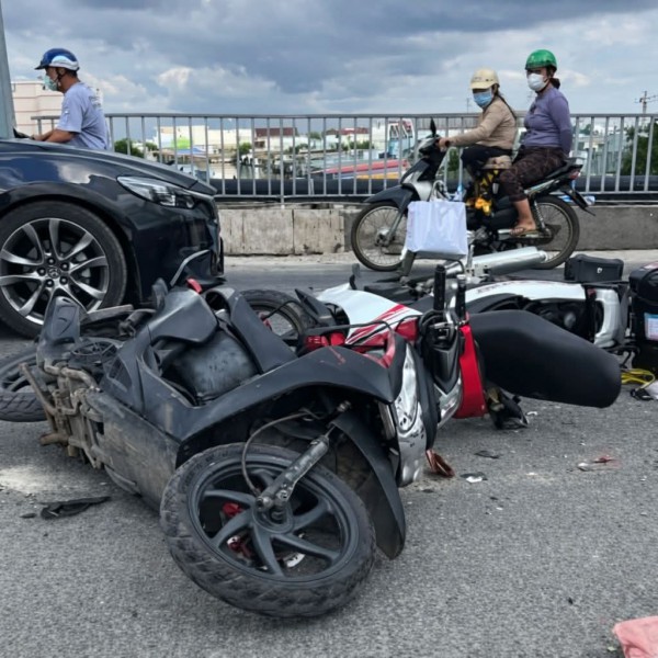 Cà Mau: Thi công cầu Huỳnh Thúc Kháng gây lo ngại an toàn giao thông giờ cao điểm